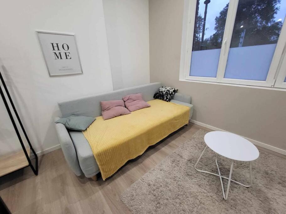 Appartement Canada 1 วาลองเซียนส์ ภายนอก รูปภาพ