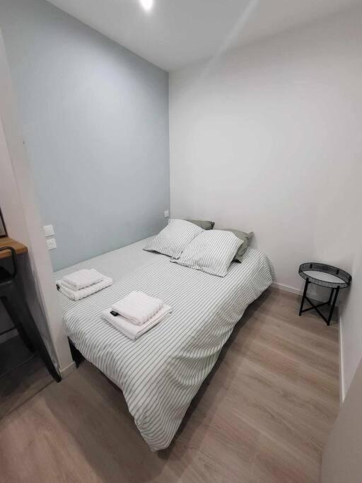 Appartement Canada 1 วาลองเซียนส์ ภายนอก รูปภาพ